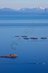 挪威海全景海岸海洋风景海岸线灯塔山脉峡湾岛屿渔船图片