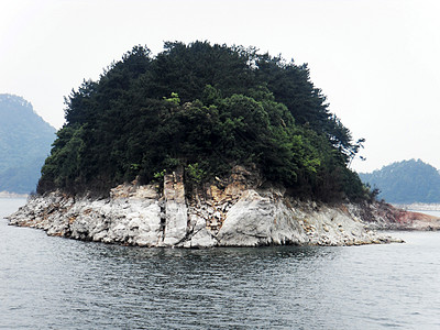 岛屿孤独石头风景图片