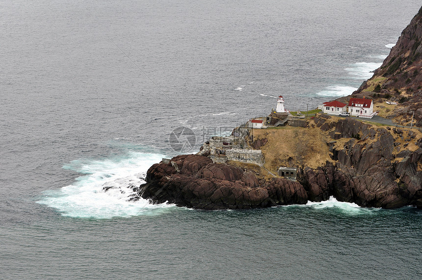 圣约翰的灯塔支撑沿海海景海洋安全情景悬崖岩石海岸导航图片