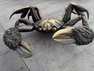 螃蟹雕塑塑料动物艺术城市图片