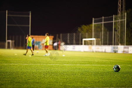 训练期间的足球比赛竞赛团队锦标赛体育场角落绿色团体玩家乐趣情感图片