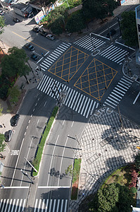 街交叉路口驾驶车道沥青建筑运输旅游街道交通城市大街背景图片