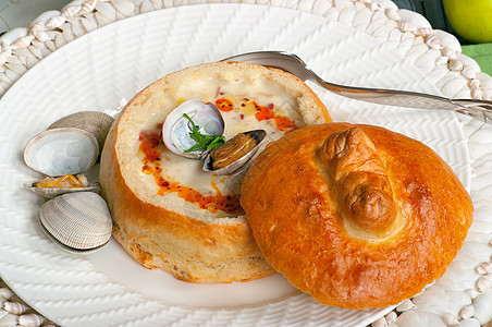 汤美食盘子面包餐厅贝壳浓汤奶油状贝类海鲜勺子图片