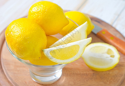 新鲜柠檬食物水果消炎药果汁橙子收成采摘小吃药品防腐剂图片