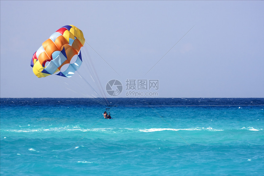 甲氧烷滑水泡沫天空假期旅游游客波浪休息乐趣蓝色图片