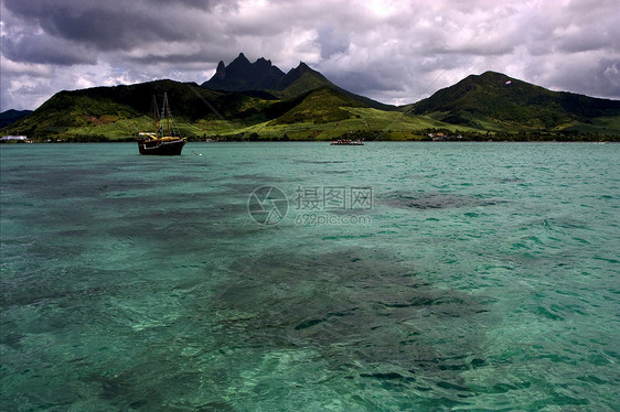 迪尔岛热带泻湖热带环礁湖山丘通航和海岸线图片