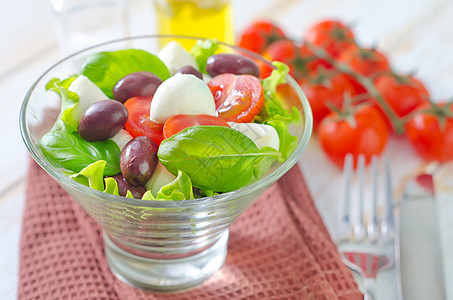 胶合蔬菜玻璃午餐沙拉盘西红柿美食叶子饮食沙拉叶草本植物图片