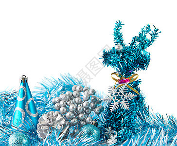 圣诞节装饰季节性庆典锥体针叶树驯鹿白色松树雪花新年装饰品背景图片