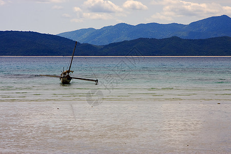 山上环礁湖和海岸线浅蓝色假期海洋旅行植物海滩低潮石头波浪指甲图片