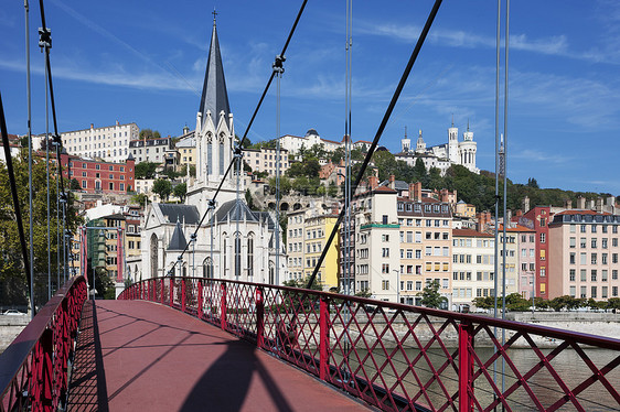 使用红脚桥的里昂视图红色城市地标行人教会大教堂码头天桥图片