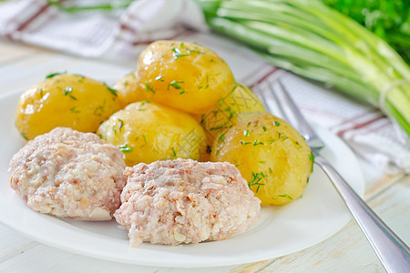 土豆和小菜维生素淀粉杂货店香菜剪裁盘子收成早餐沙拉饮食图片