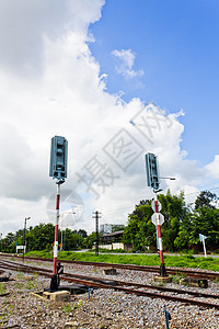 带警报灯的铁路柴油机车站基础设施交通运输火车金属旅行邮政岩石图片