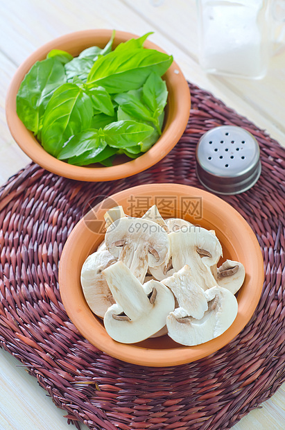 蘑菇收成食物烹饪按钮美食营养木板杂货店木头饮食图片