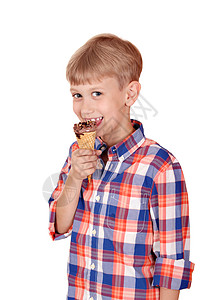 快乐的男孩吃白雪糕图片