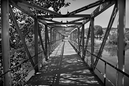 旧式铁河桥图片