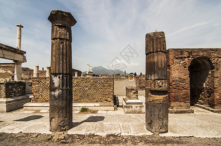 庞贝历史城市灾难火山建筑学柱子石头旅行考古学废墟图片