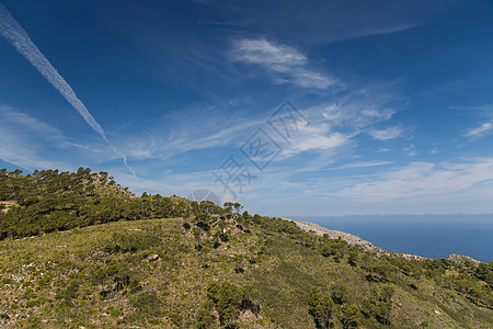 西班牙马洛卡岛 地中海观点海景海岸线天空海滩风景旅行假期图片