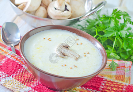 豆汤奶油午餐饮食勺子蔬菜食物胡椒粒香葱液体检查图片