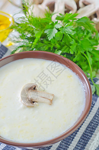 豆汤美食蔬菜午餐烹饪胡椒粒叶子香葱奶油检查桌布图片