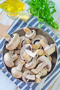 原蘑菇香菜杂货店蔬菜木头团体饮食食物美食烹饪菌类图片