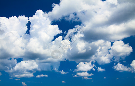 蓝蓝天空气候晴天蓝色天气阳光柔软度空气季节太阳图片