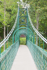 旧绿桥旅行人行道金属绿色通道电线立交桥框架栏杆尖塔图片
