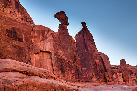 犹他州沙漠地质学土地台面崎岖峡谷砂岩旅行悬崖环境图片