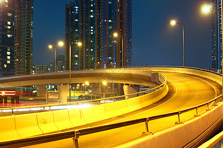 现代城市生活市中心过境驾驶曲线运动速度路灯运输交通图片