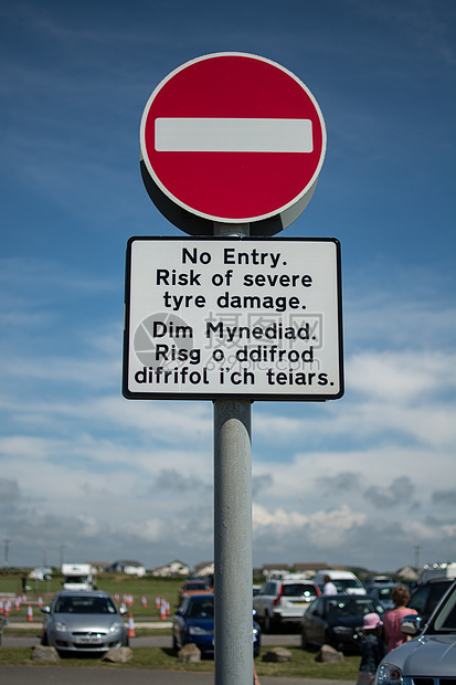 没有英文和威尔士文文本的条目符号金属危险运输交通警告路标英语红色圆形白色图片