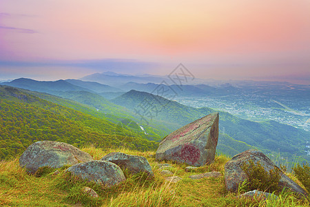 香港乡村公园的日落山峰图片