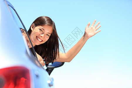 车女快乐汽车天空女性车辆乐趣女孩们微笑青少年窗户女士图片