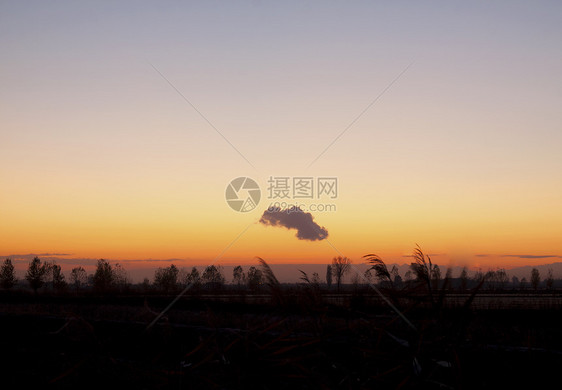 日落天际阳光场景黑色橙子太阳天空地平线日出生活图片