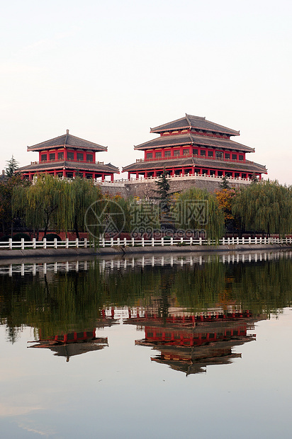 中国古华古建筑蓝色天空建筑物历史场景历史性文化反射镜子旅游图片