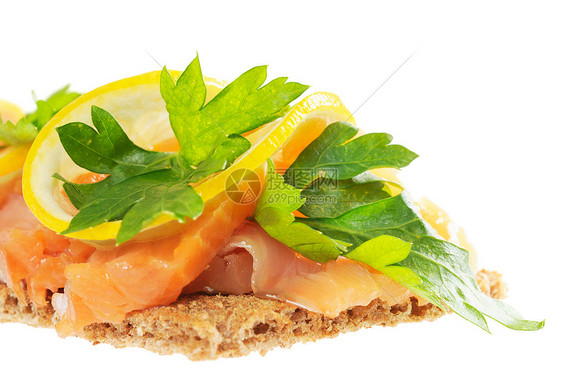 加柠檬的鲑鱼美食熏制小吃鱼片海鲜面包食物晚餐美味粉色图片