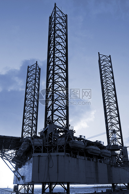 丹麦石油钻井机平台日落钻头蓝色钻机活力职场气体石油港口图片