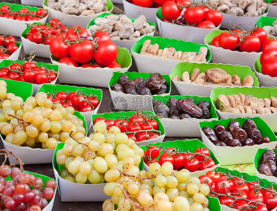 水果在法国市场上的展出图片