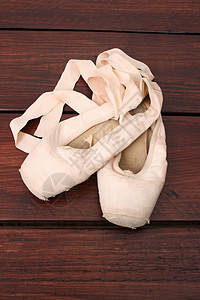 芭蕾舞鞋丝带足尖舞蹈艺术地面配件背景图片