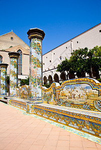 圣基亚拉修道院那不勒斯回廊旅游长椅旅行地标文化游客宗教遗产陶器图片