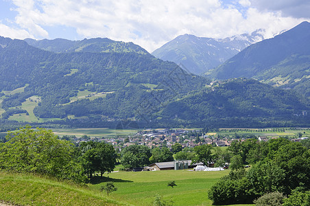瑞士Maienfeld游客风景山脉农业天空蓝天农田草原旅游牧场图片