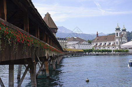 瑞士卢塞恩教堂大桥旅行文化遗产游客木桥历史性旅游城市旅游历史天空教会图片