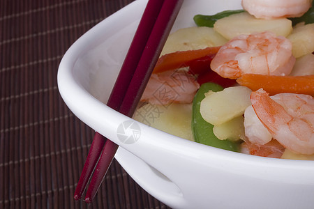 亚洲餐海鲜蔬菜文化烹饪筷子服务餐具午餐美食红色图片