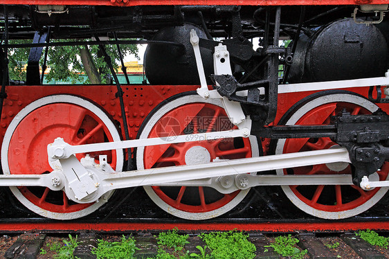 停止时的老火车头方向盘旅行韧性工程车辆运输活力土地金属宏观轮子图片