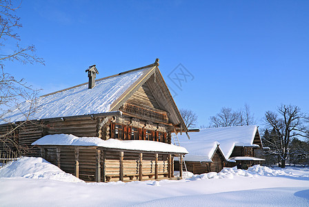 雪中农村木制木制房屋车道房子日志文化森林城市风化寒意场景乡村图片