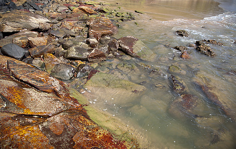 海水岩礁海洋石头风化波浪绿色苔藓海岸海岸线三叶草吸引力图片