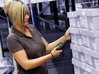 工人库存产品包装标签代码工厂激光衣架托盘控制图片