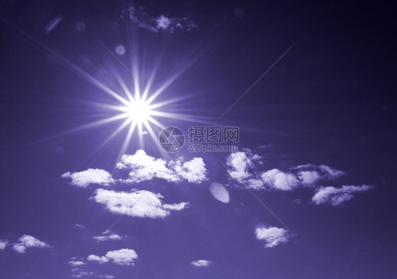 太阳在阴云的天空中蓝色积雨气氛天气白色天堂编队气象射线云景图片