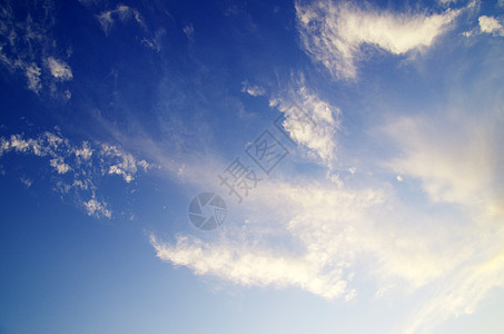 天空白色季节性全球多云太阳晴天射线季节天气天堂图片