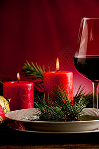 装饰的圣诞节表金子高脚杯空气蜡烛木头火球派对红色装饰品节日图片