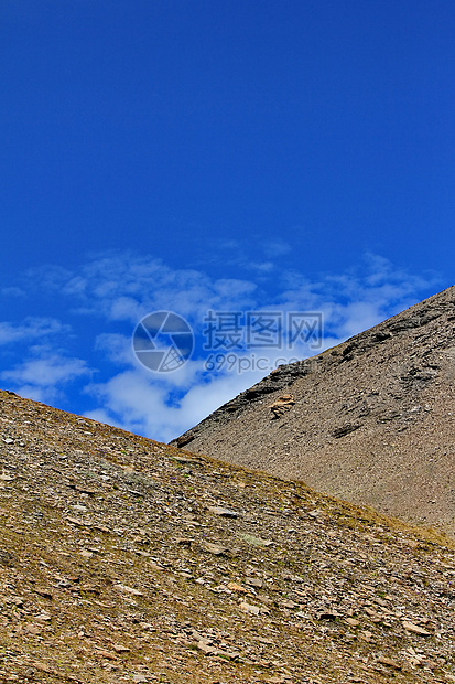 山地平线牧场生态假期植物季节风景草地爬坡土地图片