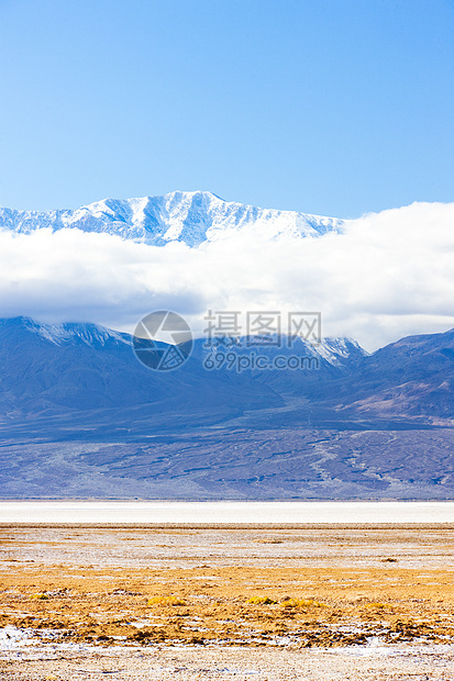 美国加利福尼亚州死亡谷国家公园Badwater风景外观山脉世界旅行位置沙漠图片